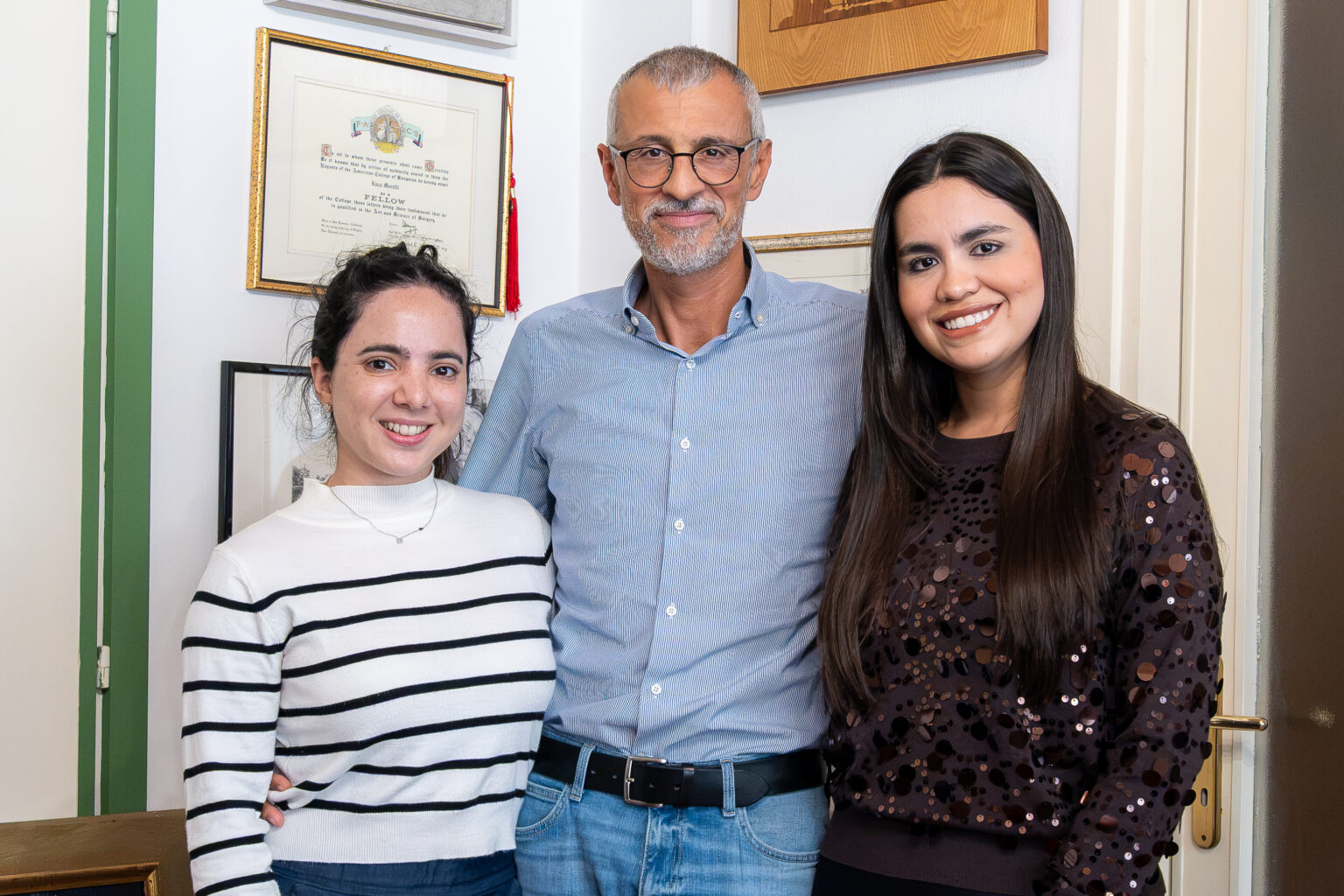 Il Prof. Luca Morelli con due chirurghe plastiche paraguaiane a Pisa, ottobre 2026